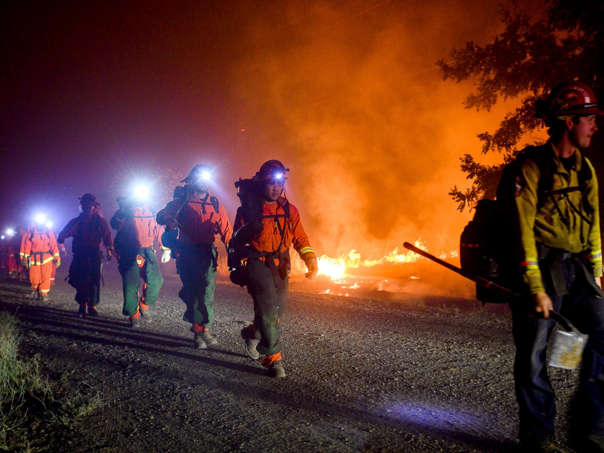 As wildfire season looms, California adds 900 firefighters to its crews