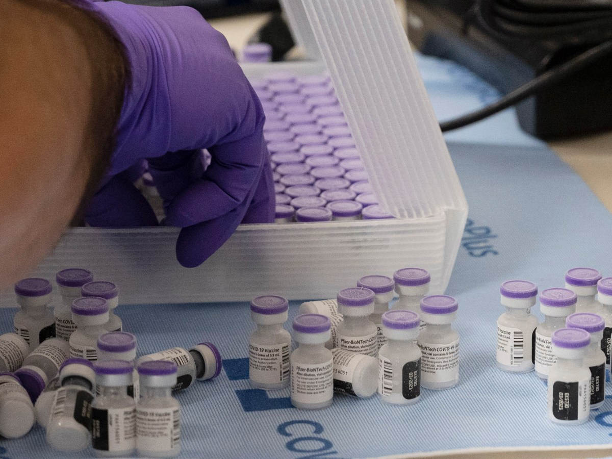 Why has CA only used 35% of its vaccine doses?