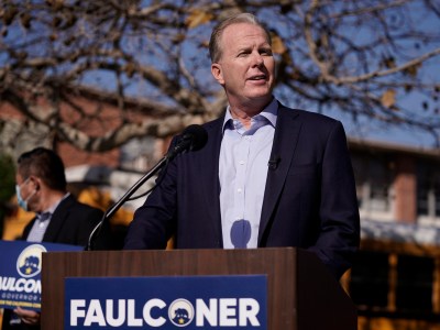 Republican gubernatorial candidate Kevin Faulconer speaks during a news conference in Los Angeles on Feb. 2, 2021. Six weeks after California officials announced that Democratic Gov. Gavin Newsom would face an almost certain recall election, the contest remains framed by uncertainty, even the date when it might take place is unclear. Photo by Jae C. Hong, AP Photo