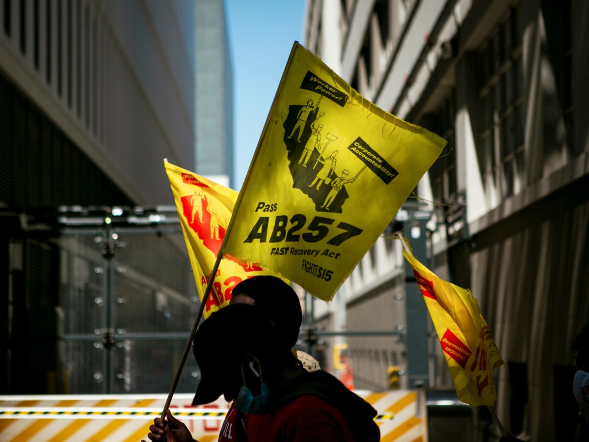 California’s fast food bill could link chains to wage theft and other workplace violations