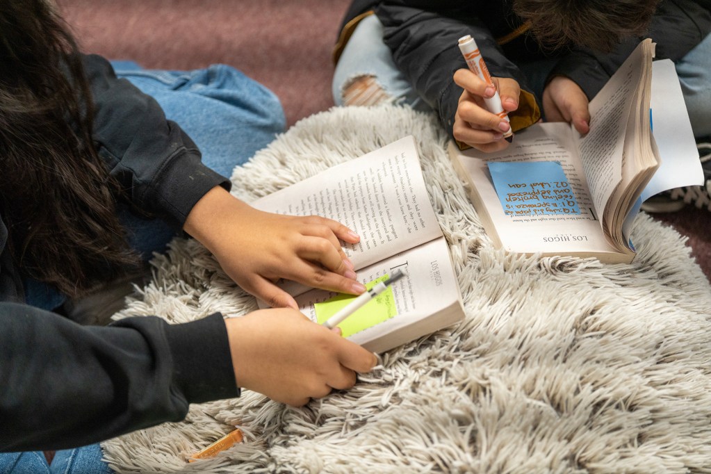 Students read during class at Lake Marie Elementary School in Whittier on Nov. 17, 2022. Photo by Lauren Justice for CalMatters